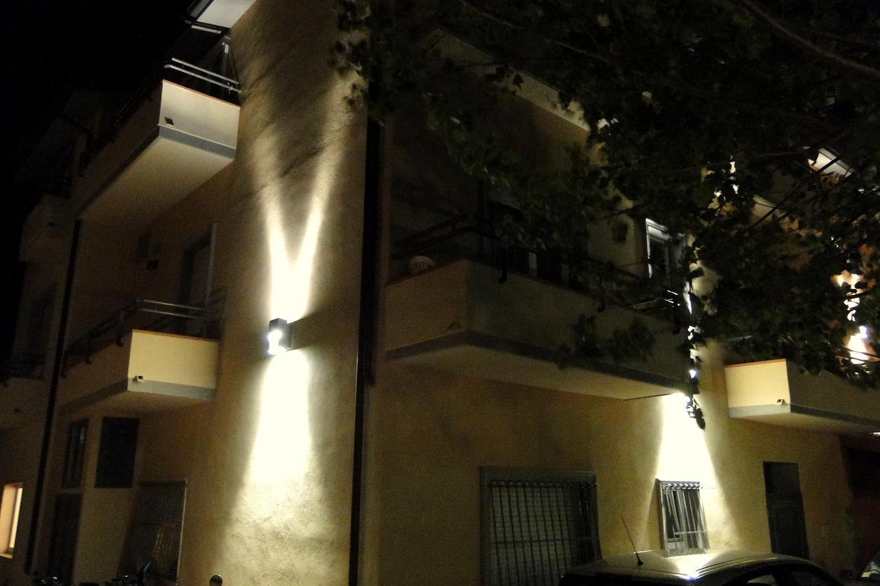 Hotel Sabrina カスティリオーネ・デッラ・ペスカーイア エクステリア 写真